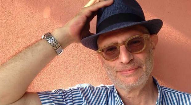 Morto suicida Robert Herman: street photographer americano di Napoli