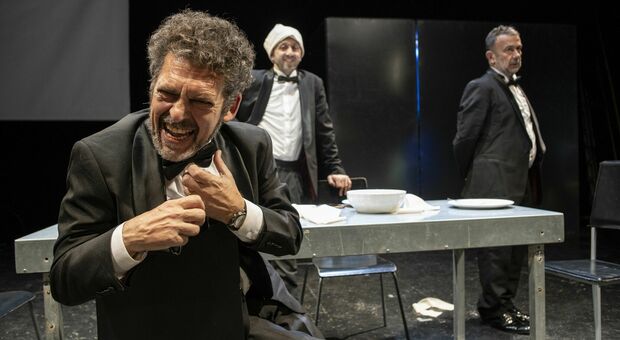 Ninni Bruschetta da oggi è al Teatro Fontana nella Grande abbuffata, regia Michele Sinisi