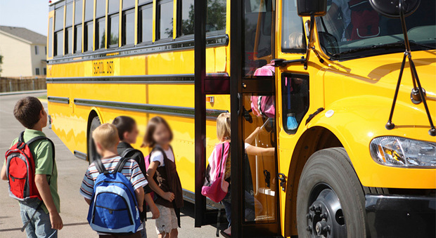 Caro carburante, sugli scuolabus aumentano i prezzi
