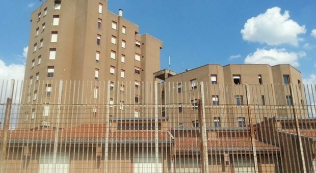 Detenuto suicida nel carcere di Benevento: «È già il quarto in Campania quest'anno»
