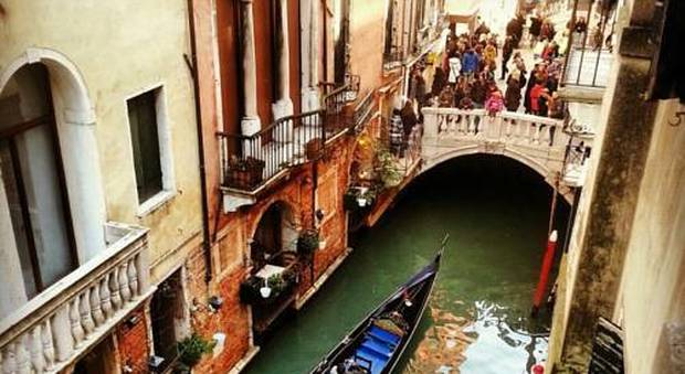 Gita a Venezia con intossicazione: 13 studenti ricoverati in ospedale