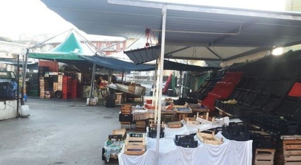 Napoli, il Comune vuole chiudere il mercatino, «Vogliamo un incontro con l’assessore, ci spieghi»