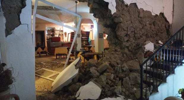 Ischia, nuovo Sos dopo il terremoto: l'emergenza sfollati costerà 4 milioni