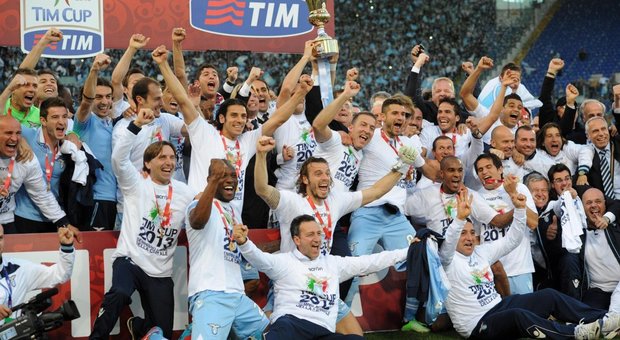 Lazio, da Lulic a Radu il ricordo della Coppa Italia vinta con la Roma: «Buon 26 maggio!»