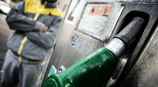 Sciopero benzinai, da oggi a venerdì si fermano le stazioni di rifornimento in autostrada