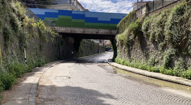 Napoli Est, liquami in strada a Ponticelli: è allarme igiene al rione De Gasperi