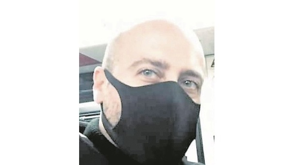 Pesaro, epidemia in Cina, Varotti a Shangai con la mascherina: «Coronavirus non ci avrai»