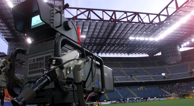 Serie A, La guerra fredda tra Lega e Mediapro