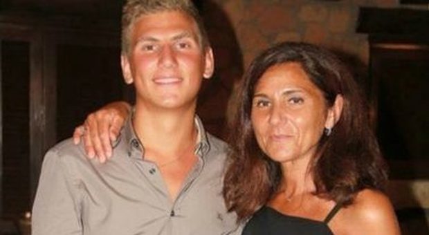 Marco Vannini avrebbe compiuto 25 anni, la mamma a Chi l'ha Visto: «Non possiamo neanche andare al cimitero»