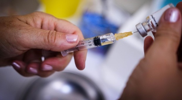 Coronavirus, l'annuncio di Speranza: «Il vaccino sarà prodotto ad Anagni»