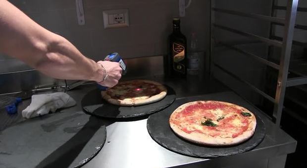 Napoli, in 24h arriva “A pizza”: la prima cotta, surgelata e consegnata