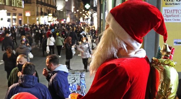 Decreto Natale, i negozi aperti durante le feste: da bar e ristoranti, a supermercati e abbigliamento