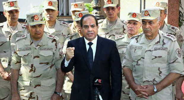 Sinai, tremenda serie di attentati, decine di soldati uccisi. Al-Sisi: «Mano straniera dietro la strage»