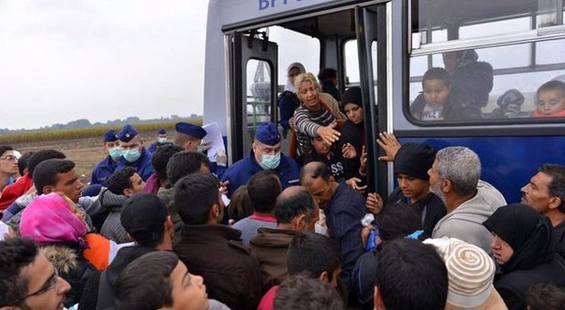 Migranti, l'Est Europa dice no alle quote Orban: «Gli illegali saranno arrestati»