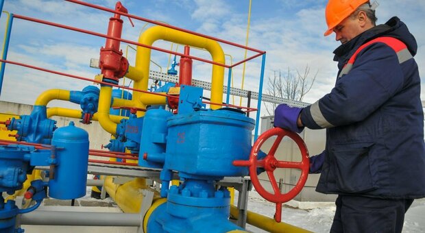 Energia, ricerca Srm-Intesa Sanpaolo: la guerra pesa sugli approvvigionamenti, in Ue il gas russo scende al 6%