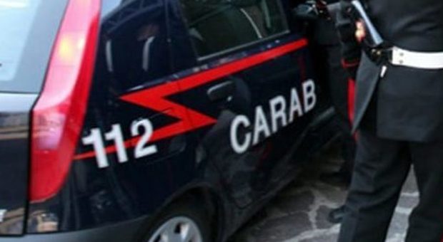 Corruzione e rivelazione segreti d'ufficio: arrestati cinque carabinieri a Napoli, altri tre sospesi