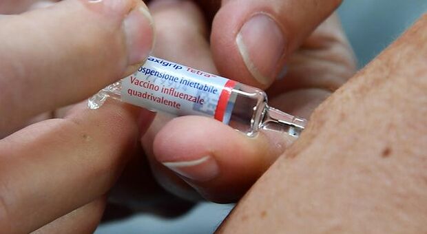Vaccino Covid, in arrivo altre 470mila dosi Pfizer