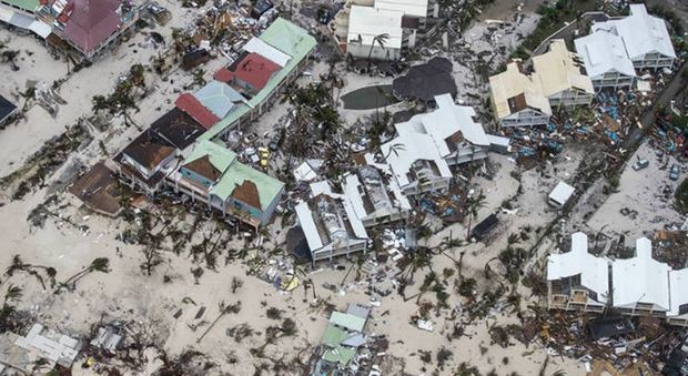 Italiani intrappolati in un resort di Turks e Caicos: «Murati vivi nei bagni in balia dell'uragano»