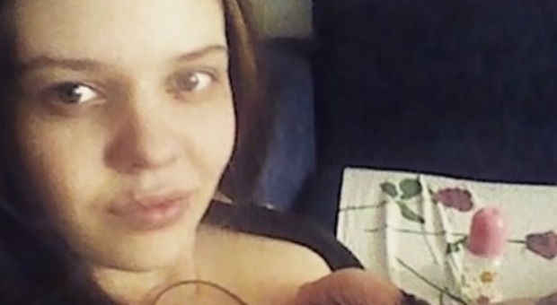 Russia, lascia la figlia di 3 anni da sola a casa per una settimana: la piccola muore di fame