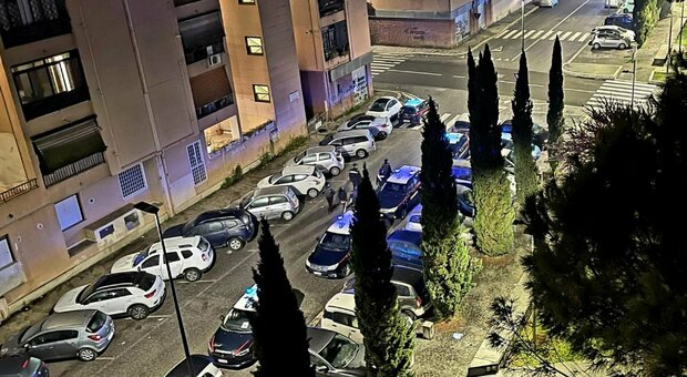 Roma, blitz antidroga a San Basilio: arrestate 16 persone