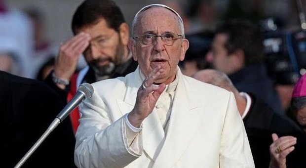 Il Papa in piazza di Spagna: «Unitevi al mio pellegrinaggio»