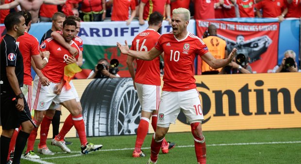Il Galles supera la Slovacchia (2-1) e centra la prima vittoria agli Europei. In gol Bale e Kanu