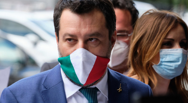 Salvini: «In Europa non ci vogliono? Pazienza, l'Italia è Paese più bello del mondo»
