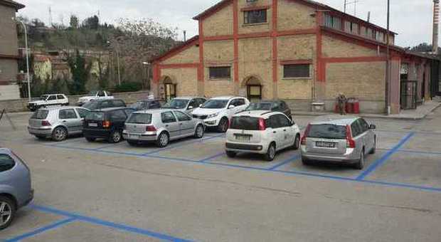 Ascoli, si moltiplicano i parcheggi blu nel quartiere di Campo Parignano