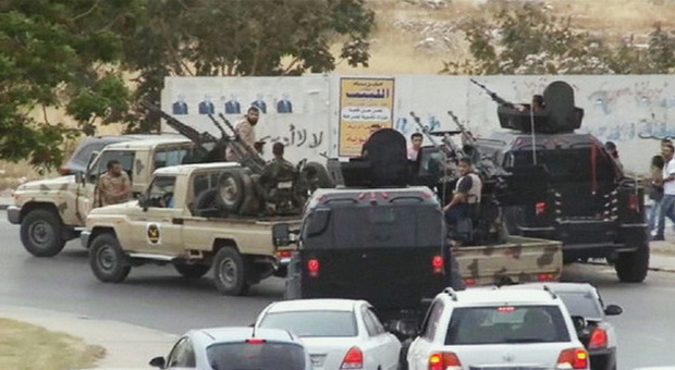 Truppe di Tripoli nella zona del Parlamento