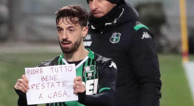Caputo del Sassuolo esulta dopo un gol: era il 9 marzo, ultima partita di A giocata