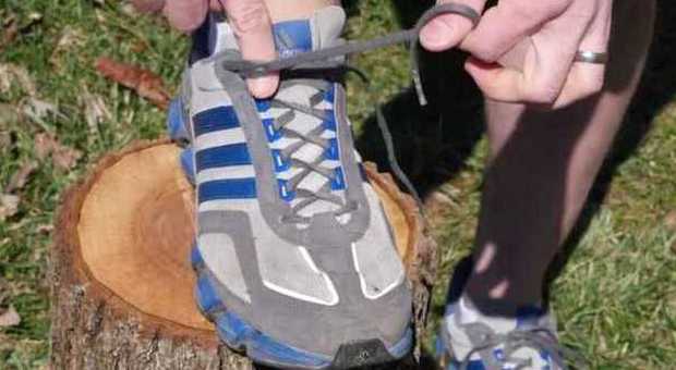 A cosa servono i fori aggiuntivi per i lacci ​delle scarpe da running? Ecco la risposta
