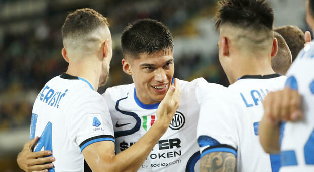 Inter, vittoria in rimonta (3-1) a Verona. Le pagelle: disastro Handanovic, Lautaro fa 50. Favoloso Correa