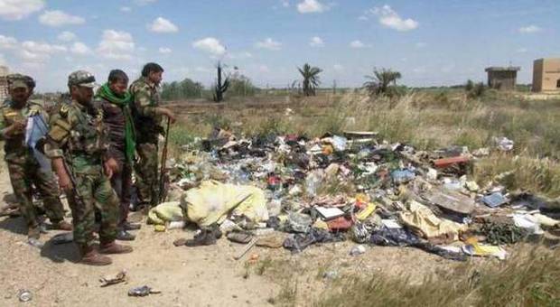 Iraq, fosse comuni con 470 vittime dell'Isis trovate a Tikrit