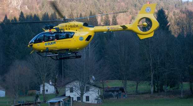L'elicottero del Suem intervenuto in soccorso della bimba