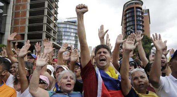 Sos dei vescovi per il livello di violenze raggiunto dai militari di Maduro sulla gente