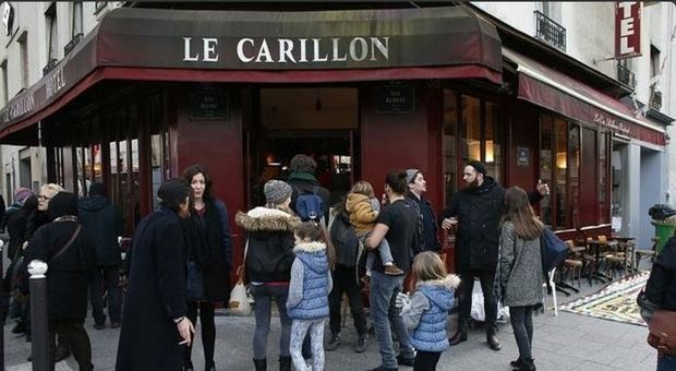 Stragi di Parigi, riapre Le Carillon a due mesi dagli attentati