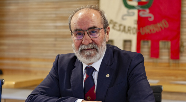 Il presidente della Provincia di Pesaro Paolini che gestisce le scuole superiori