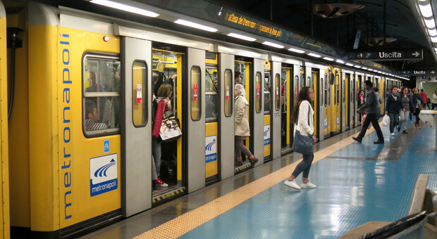 Trasporti, a Napoli autunno nero: treni della metro al palo, la città resta divisa in due