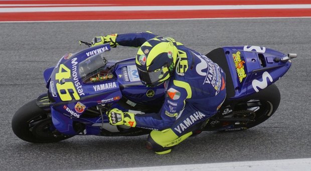 Valetino Rossi svela il casco ad hoc per il Gran Premio di Misano
