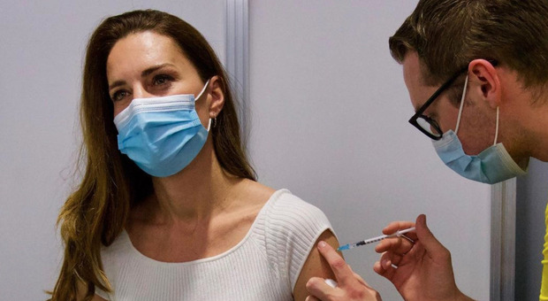 Kate Middleton, inoculata la prima dose di vaccino. «Ecco com'è andata...»
