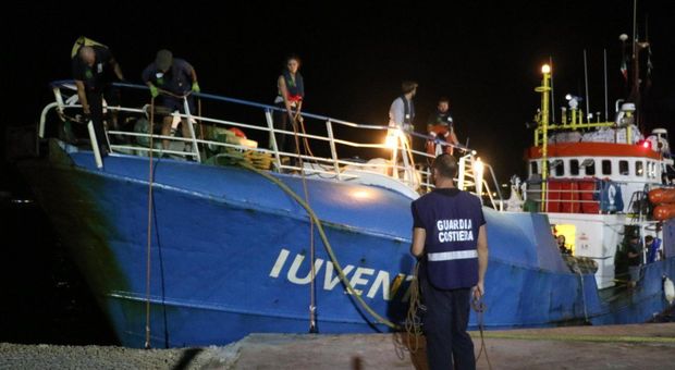 Migranti, la Cassazione conferma il sequestro della nave Iuventa