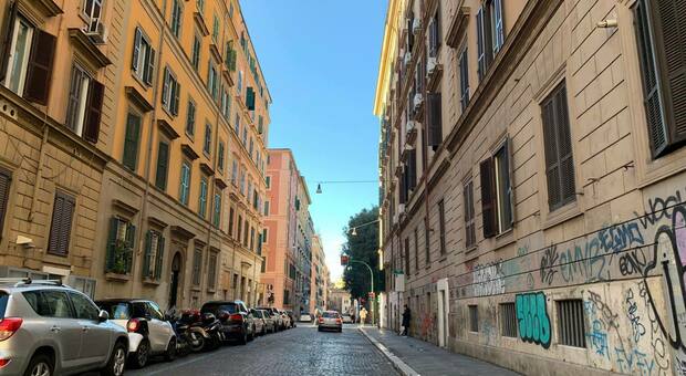 Roma, i mille problemi dell'Esquilino dai senzatetto ai rifuti. E i residenti segnalano sui social
