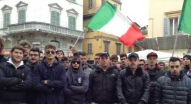 Protesta degli studenti del Sacconi davanti a Palazzo San Filippo