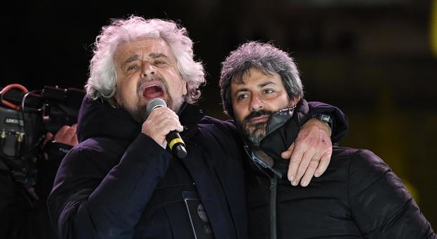 Redditi politici: Grillo sale, sorpresa Di Battista oltre i 110mila. Crolla Monti, Ghedini 'paperone' a 1,6 milioni