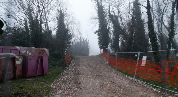NEL VERDE I lavori della pista ciclopedonale lunga 660 metri che collegherà via Torino a Forte Marghera