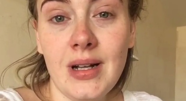 Adele ingaggia un medico personale: chi vuole parlare con lei deve stare in salute