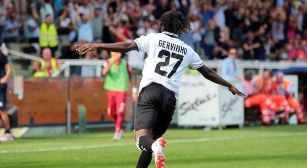 Il Parma batte il Cagliari 2-0 Decidono Inglese e Gervinho