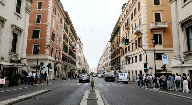 Roma, tassisti contro il nuovo tram via Nazionale: «Saremo più lenti e più cari»