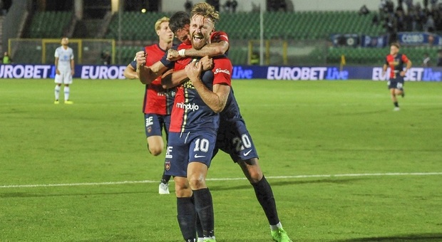 Christian D'Urso festeggia il gol che ha sbloccato il match (foto LaPresse)