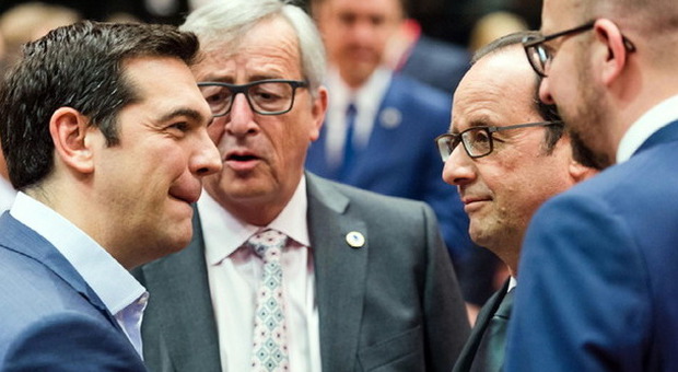 Grecia, l'Eurogruppo ha trovato l'accordo. Borse in rialzo, lo spread crolla a 100 punti